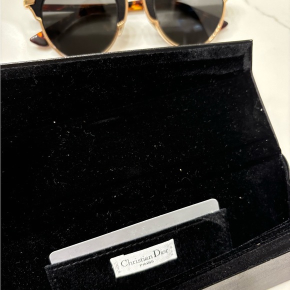 DIOR So Real Sunglasses - Picture 3 of 7